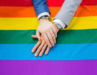 立院初審通過 同性配偶可共同收養子女