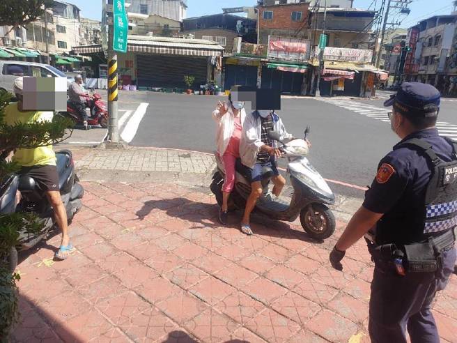 高雄一名阿嬷9日出门买早餐，一连骑了17公里才发现自己迷途。（图／警方提供）