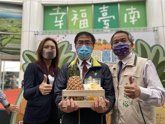 台南市觀光旅遊局長郭貞慧(左)確診。(本報資料照片)