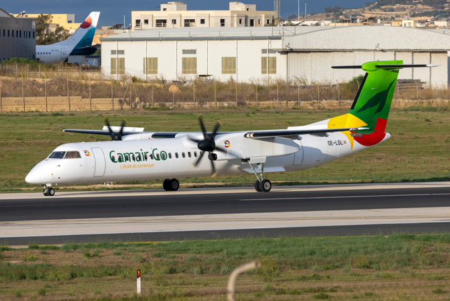 喀麦隆机场中的飞机 (示意图/达志)