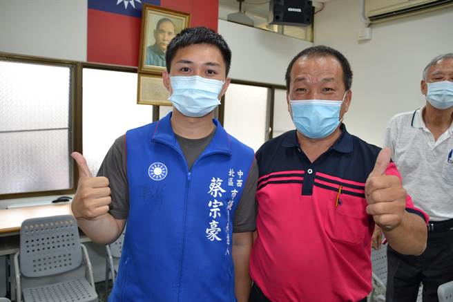 国民党台南市议员第八选区初选出炉，由蔡宗豪（左）、高凯旋（右）出线。(曹婷婷摄)