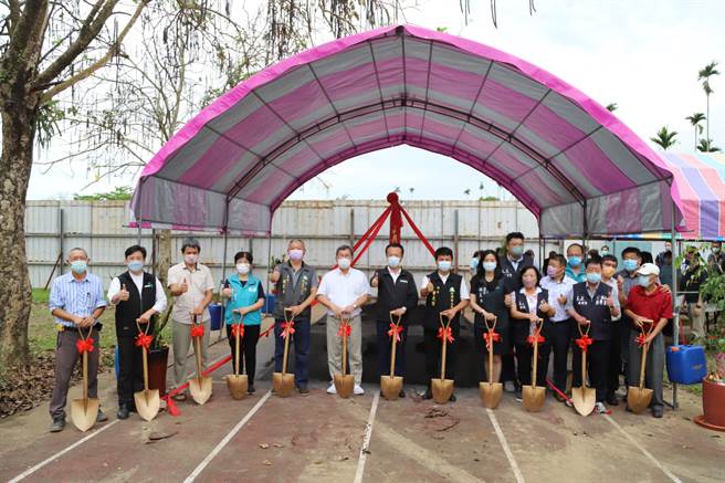 嘉義縣竹崎高中新建宿舍工程今天上午舉行動土典禮。（張亦惠攝）