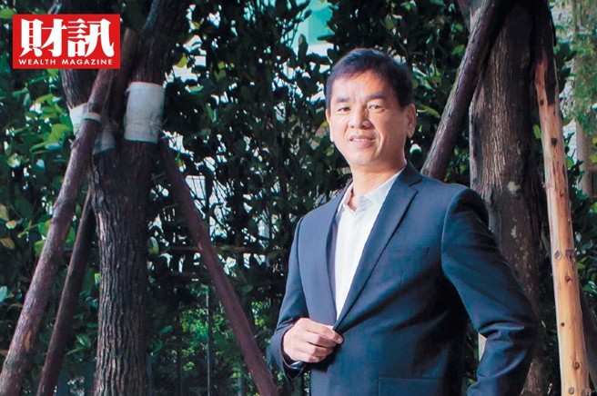 华尔街的交易员，桌上会有高达十二个萤幕，而胡国琳创办的交易策略系统RiskVal，萤幕往往被放在靠近中间的位置，显示其重要性。在台湾，金融科技还不被看好，RiskVal却已跻身国际一线战场。(图/财讯提供)