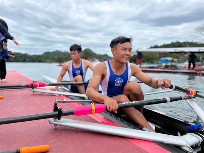 暨南大学划船队，获男、女组团体双料总冠军。（暨大提供／廖志晃南投传真）