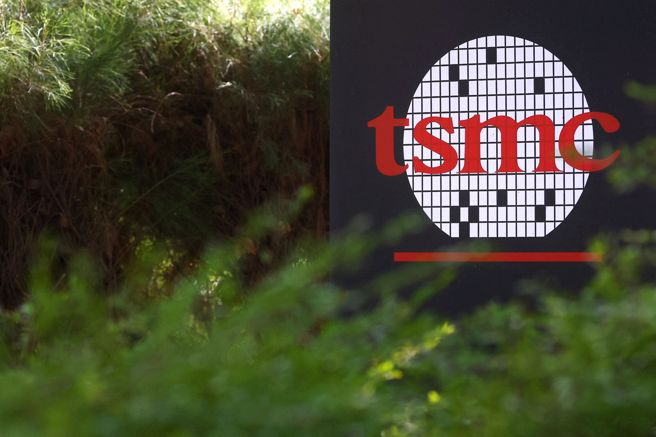 近期台積電股價持續走跌。（圖／路透社）