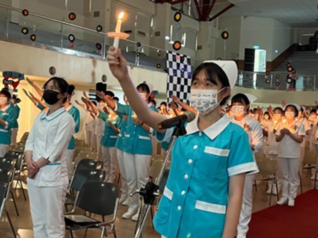 弘光護理學院加冠典禮，護生將成醫界生力軍。（圖／弘光科技大學提供）