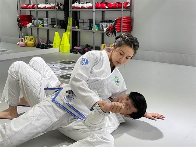 黄心娣日前在线上代言柔术，吸引许多人报名。（陈孝志提供）