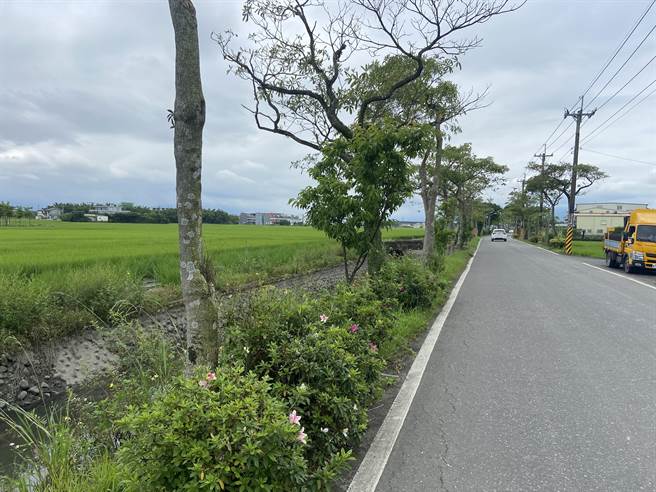 鄉道宜18線為宜蘭市到壯圍鄉東西向的重要道路，因路幅狹小、單線雙向、會車不易，易釀交通事故。（吳佩蓉攝）