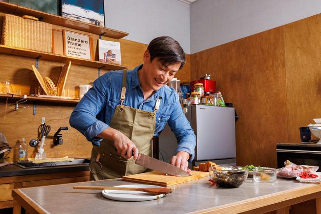 全联料理志名人厨房单元，首次由江宏恩担任首发。（全联提供）