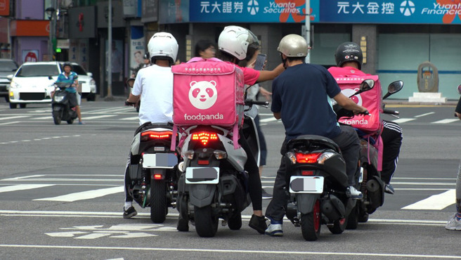 新北外送平台管理草案二讀 業者應於訂單成立前揭露報酬	。（示意圖，達志影像/shutterstock）