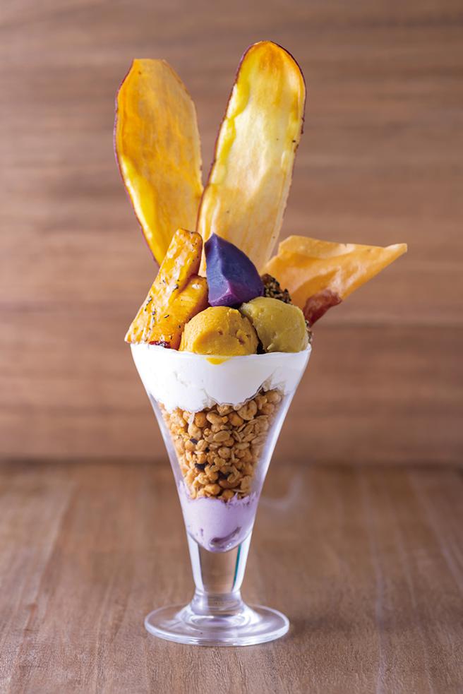 「奢华地瓜百匯冰淇淋」使用多达12种食材，让饕客大啖地瓜多层次的美味。（图片来源：©-Imo-Shimizu）