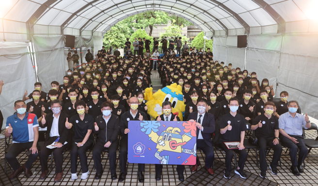 2022世界中学生运动会中华队组成史上最大代表团，5月14日法国诺曼第正式开幕。(高中体总提供)