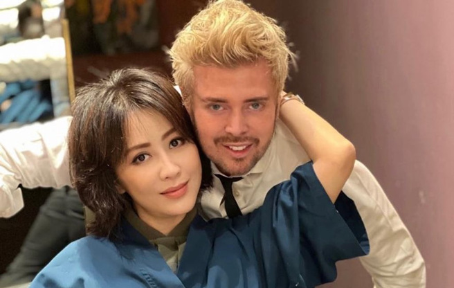 刘嘉玲低调回港，找美髮师好友整理头髮。（图／小红书＠刘嘉玲）