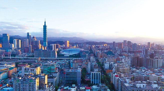 由南京光復「凯悦尚萃」基地眺望巨蛋松菸、信义计画台北101，拥有台北最繁华天际线一览无遗的视角。图／业者提供