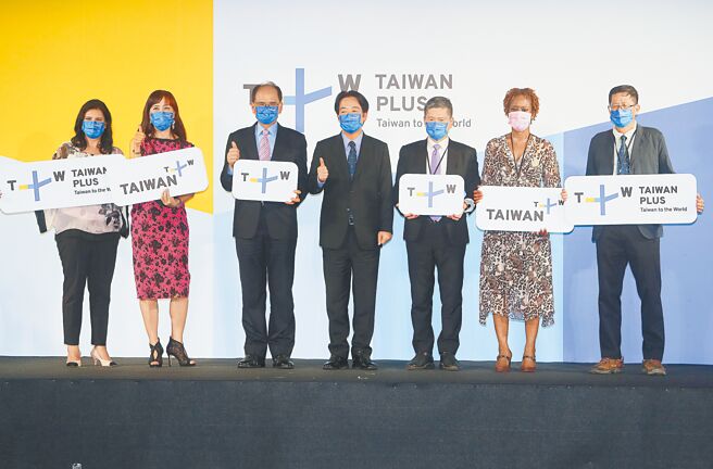 文化部长李永得11日赴立法院报告Taiwan Plus的经营绩效与未来规画，坦言经半年努力，Taiwan Plus没达到预期目标。图为2021年8月30日举行「国际影音串流平台Taiwan Plus全球开播晚会」。（陈怡诚摄）