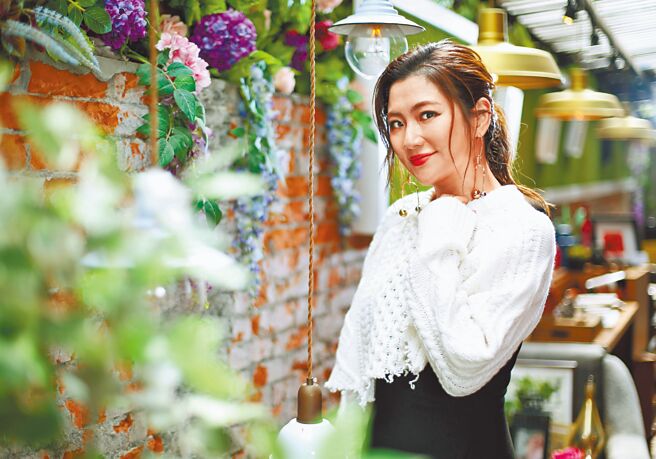 Selina近来推出新专辑，昨开心分享创作写歌时光。（陈俊吉摄）