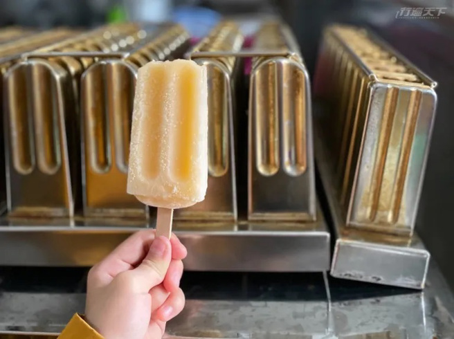 义顺制冰店至今仍循着古法制冰，材料和饮用水都讲究。(图/行遍天下提供)