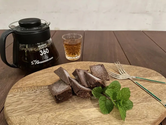 帶有酒釀的豬肝式布朗尼名字可愛也好吃。(圖/行遍天下提供)