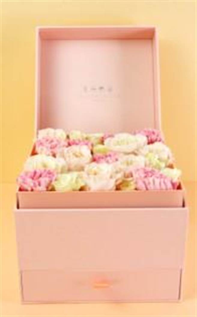  花妍极萃精华油。（香缇卡提供）