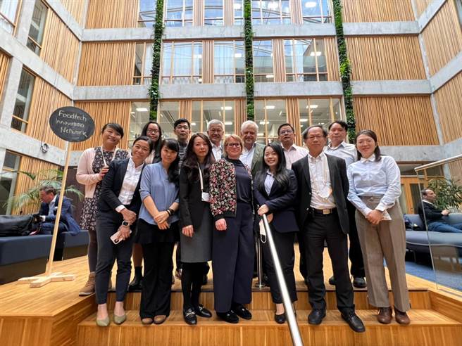 桃园代表团于瑞典马尔默参与ICLEI世界大会，分享桃园迈向碳净零以及未来愿景。（桃园市环保局提供）