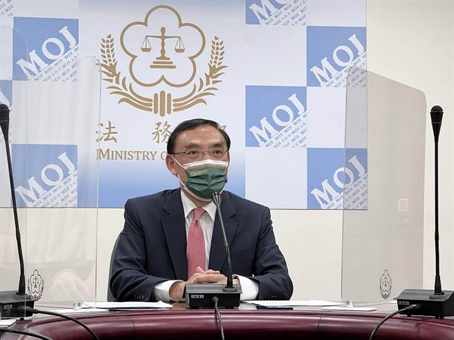 法務部長蔡清祥說明這次檢察長遴選原則，兼顧世代、地域及單位平衡。(李奇叡攝)