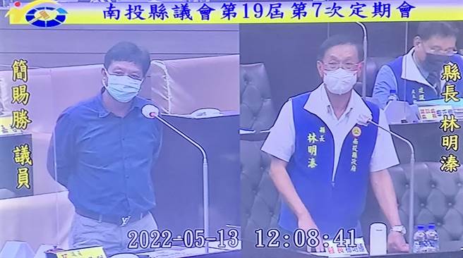 南投县长林明溱（右）13日表示，如果市民欢迎、党有需要，他不能拒绝参选高雄市长。（廖志晃摄）