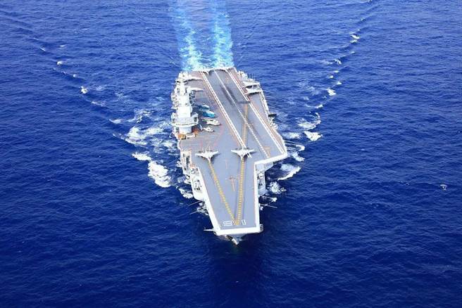陸央媒看台海：日本賣力炒作遼寧艦訓練，用心險惡。圖為遼寧艦。（看台海公號資料照）