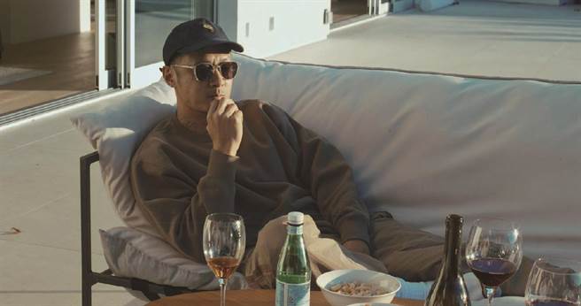 余文乐YouTube频道「Inside Out」推出第二季，一次献上3集「加长版」。（尚庆创意提供）