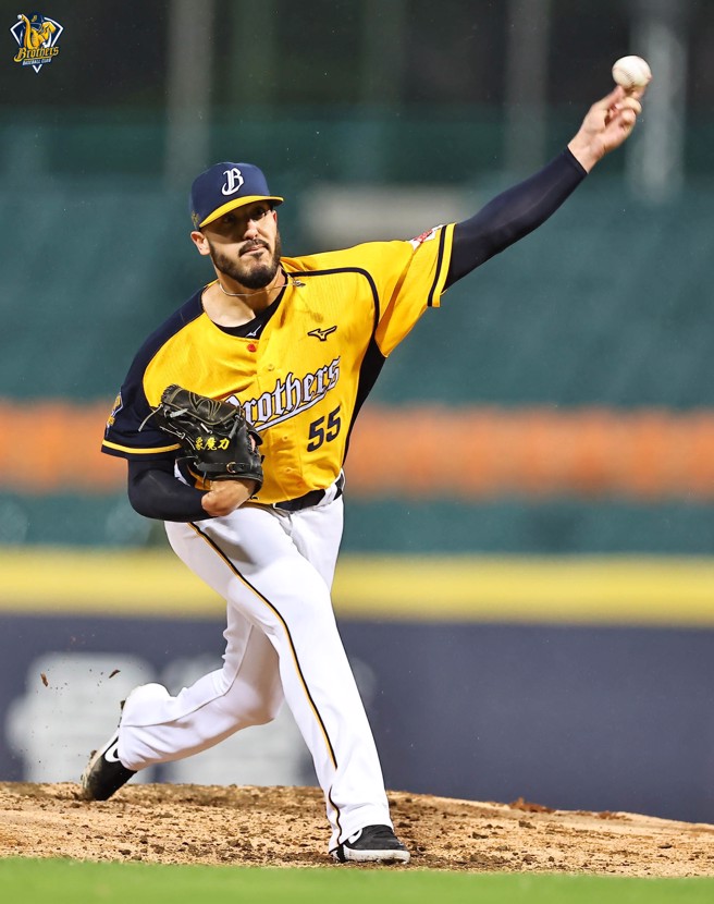 中信兄弟象魔力13日面对富邦悍将仅投4.1局就退场。（中信兄弟提供）