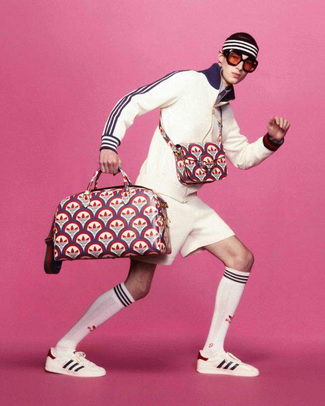 Gucci 经典包款也融合Gucci、Adidas 品牌元素换上新装。（Gucci提供）