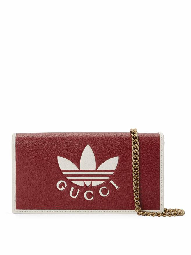 adidas x Gucci 红色手拿肩背包, 3万9100元。（Gucci提供）