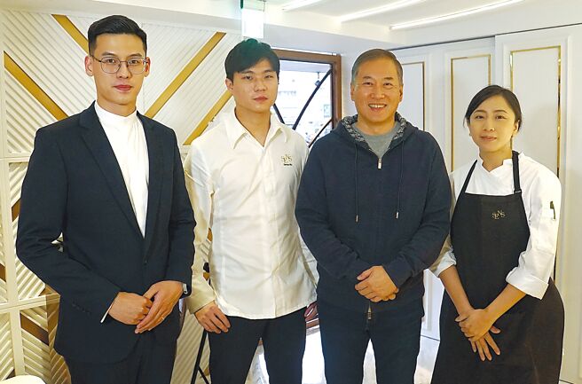 中租企业总裁辜仲立（右2)热爱美食，旗下艾斯奇餐饮投资开设「SENS」法菜餐，请到米其林一星「de nuit」前主厨吴定佑（左2)掌厨，将于5/18日开幕。图／姚舜