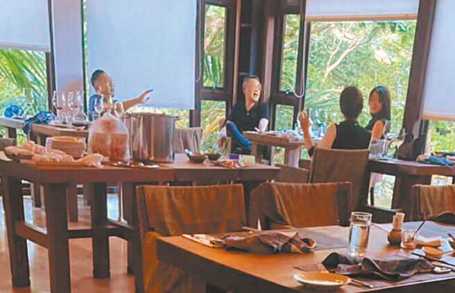 去年7月三级警戒期间，屏东顶级渡假村「牡丹湾villa」爆出政商界违规聚餐，前行政院南部联合服务中心执行长陈政闻为此下台并挨罚10万。（民眾提供／林和生屏东传真）