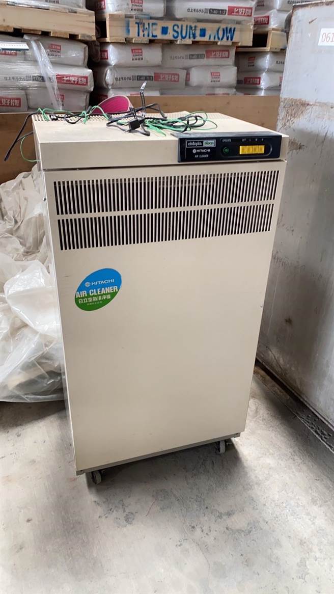 200萬放空氣清淨機回收 警察找上門老翁驚呼「忘了」。（三峽警分局提供）