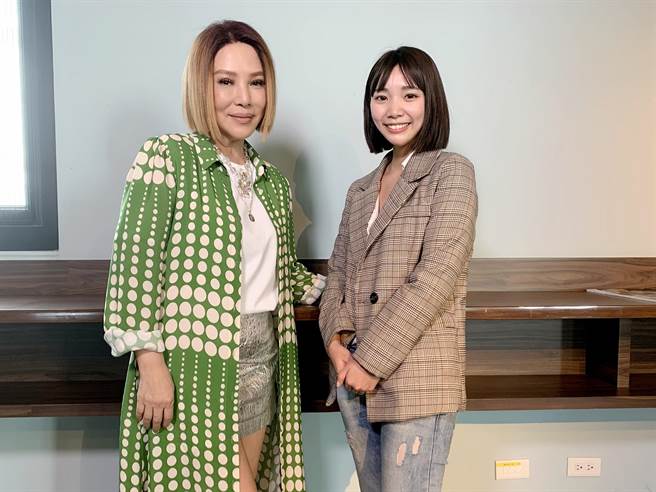 叶瑷菱接受《东森娱乐》谢佑昀专访。（东森提供）