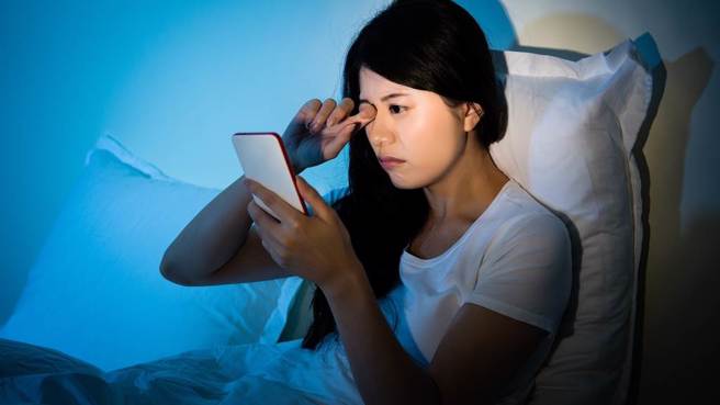 不再「乾」瞪眼！中药加针灸缓解症状。(示意图/Shutterstock)