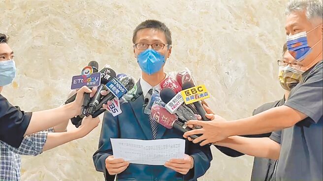 双和医院麻醉科李姓主治医生在PTT散布不实讯息，昨天下午出面向社会大眾道歉。（双和医院提供／王扬杰新北传真）