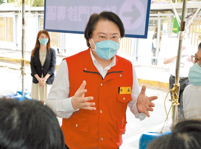 基隆市長林右昌表示，疫情高峰即將到來，呼籲全民一起同心因應。（基隆市政府提供／張志康基隆傳真）