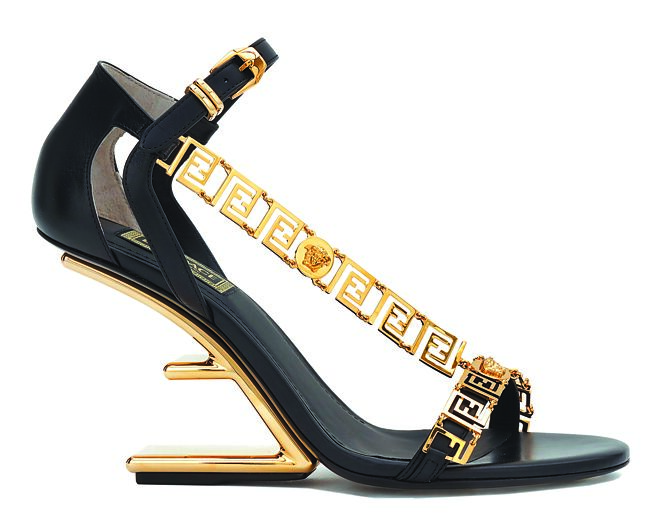 FENDI FENDACE胶囊系列高跟鞋，7万7000元。（FENDI提供）