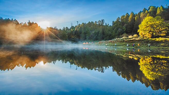 湖畔野营可感受宜兰加罗湖白天、夜晚不同样貌。（奥丁丁体验提供）