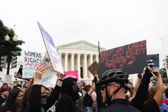 萬人上街捍衛墮胎權  美最高院洩密以來最大規模