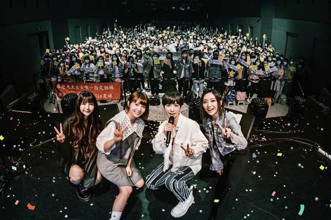 阎奕格(右起)、温妮和琳谊昨担任小魏演唱会嘉宾。（相映国际提供）