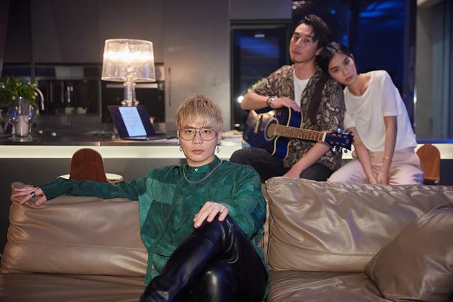 〈都是我的错〉故事源自于萧秉治。相信音乐提供