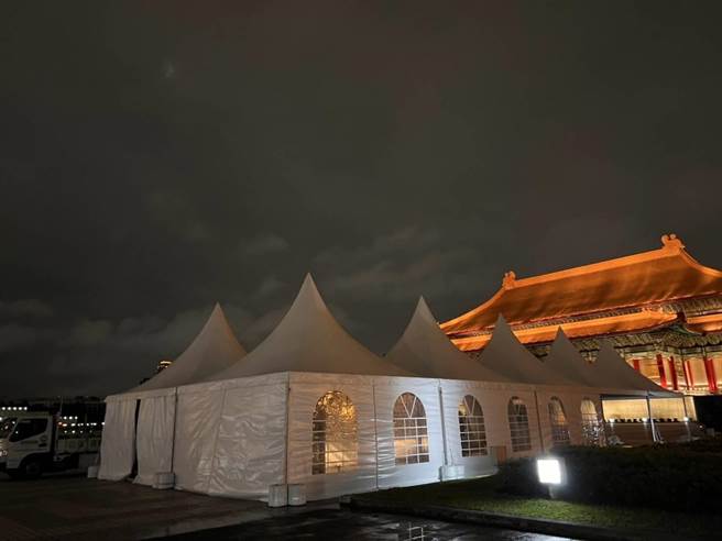 為增加採檢量能，與台北榮民總醫院合作在中正紀念堂新增防疫急門診，將於5月16日下午試營運，17日正式啟動。（北市府提供／游念育台北傳真）