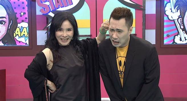 李亞萍、余祥銓母子日前上《小明星大跟班》。（中天綜合台提供）