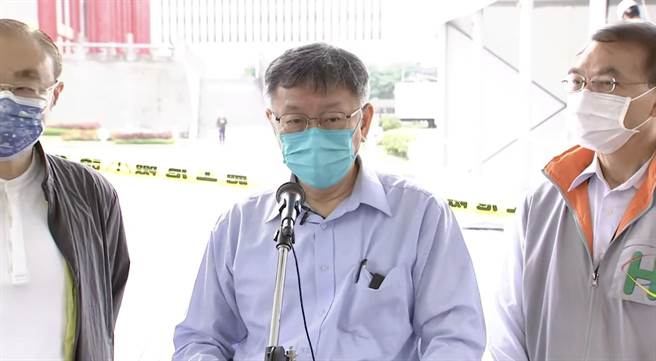 台北市長柯文哲指出，篩檢站如果只有PCR沒有用，重點要把確診的輕症的能夠在防疫急門診處理掉。（北市府提供／游念育台北傳真）