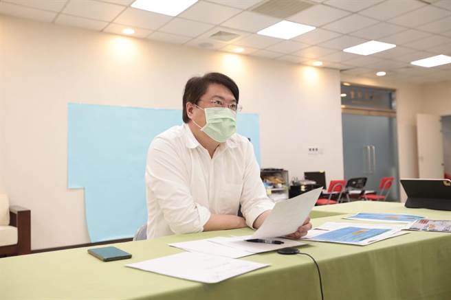 基隆市长林右昌提及，确诊数呈现钝化平缓的疫情高原期，研判可能是快筛阳性民眾没有进行PCR筛检。（基隆市政府提供／陈彩玲基隆传真）