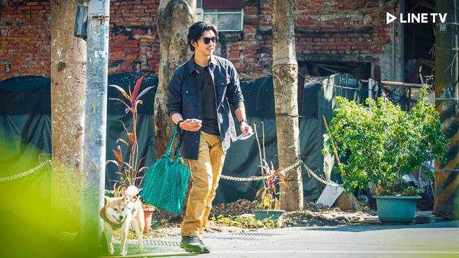 陳柏霖帶著Afuri尋找嘉賓。（LINE TV提供）