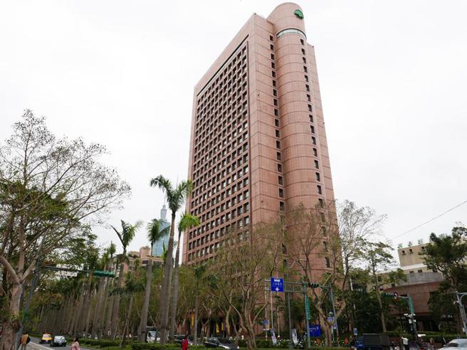 （升息趋势下，国泰人寿推出新的百万退休计画。图／本报资料照片）