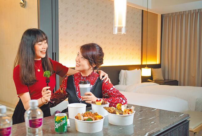 台南大员皇冠假日酒店自即日起至6月5日推出「妈咪乐飨食」一泊二食自由配。图／台南大员皇冠假日酒店提供